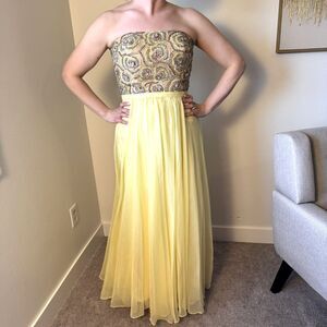 10305 Size 10 Sherri Hill sleeveless jeweled beaded bodice soft chiffon yellow
